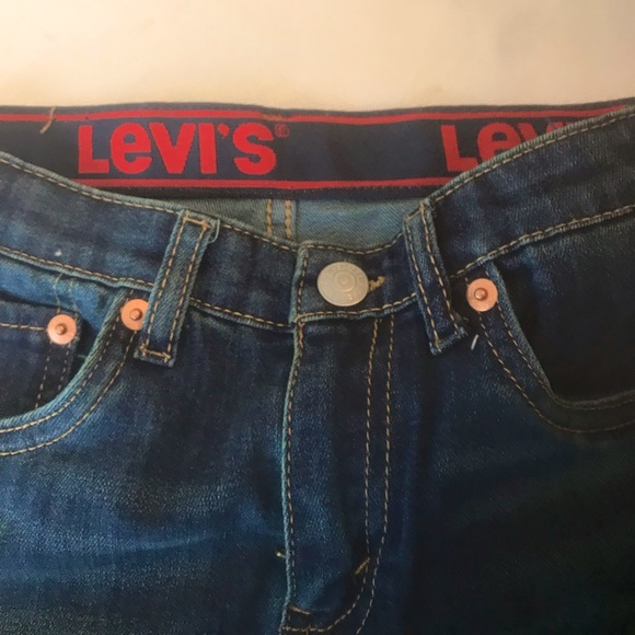 Levi's® Little Boys 7X Slim-Fit Lightweight Performance Denim Shorts - Picture 3 of 4